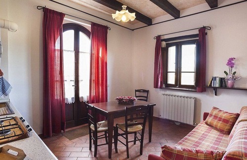 Umbertide House | Casa Gioele B: A welcoming apartment situated in a quiet location, a few minutes from the town center, with Free WI-FI.