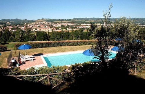 Umbertide House | Casa Gioele B: A welcoming apartment situated in a quiet location, a few minutes from the town center, with Free WI-FI.