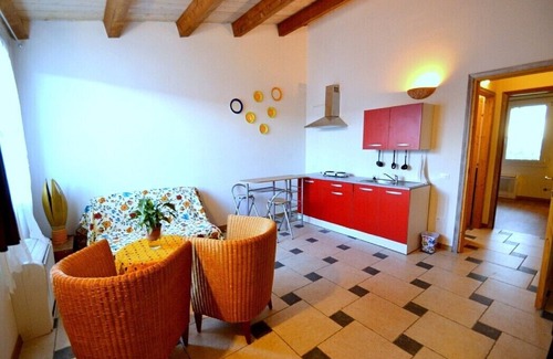 Pieve Salutare House | Casa Girotondo A: A welcoming apartment situated in a quiet location, a few minutes from the town center, with Free WI-FI.