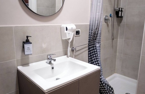 Corsico House | Casa Giulia in Corsico offers 2 spacious rooms both with private bath and kitchen