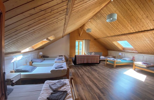 Molines-en-Queyras Bed & Breakfast | CASA-Gondolier Loft chambre pour 7 personnes