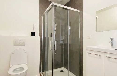 Trelaze House | Casa Granda - 5 bedroom house - Parking - Comfort