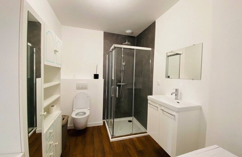 Trelaze House | Casa Granda - 5 bedroom house - Parking - Comfort