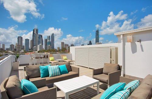 Surfers Paradise House | Casa Grande On The Water