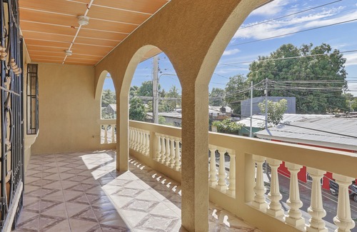 Leon House | Casa Guadalupe - 4BR/4.5BA Two-Story In Leon