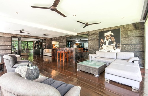 Seminyak House | CASA HANNAH 5 BR CENTER OF SEMINYAK