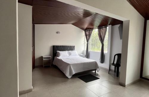 Suba House | Casa Hotel Pontevedra - cerca a la clínica Shaio,