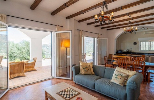 Los Cortijillos Villa | Casa Hyam Alcaucín by Ruralidays