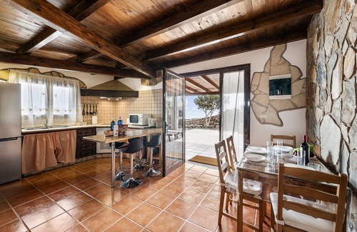 San Bartolome Ski Chalet | Casa Ico | Holiday Home in Lanzarote - Spain