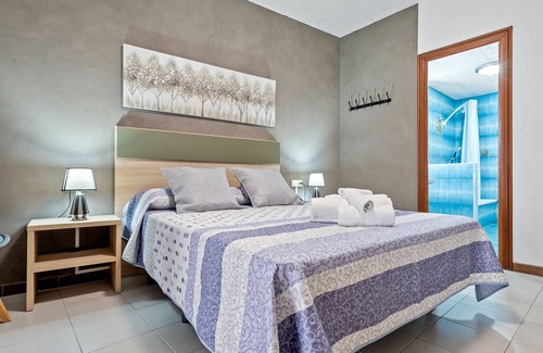 Amposta House | 'Casa ideal para familias with Private Terrace, Balcony and Air Conditioning