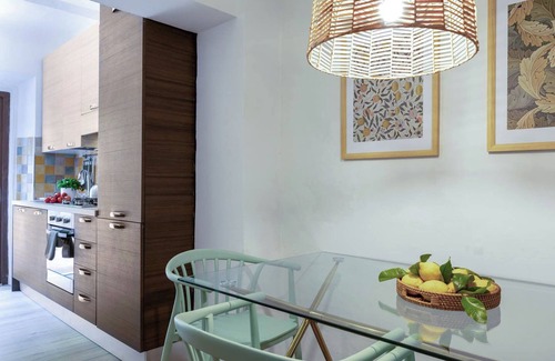 San Lorenzo Apartment | Casa Il Patio: 2 bedrooms-2 bathrooms in the heart of Florence with garden