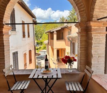 Scopoli Apartment | Casa in Umbria - nella Valle del Menotre vicino Rasiglia, Foligno, Assisi,Perugia