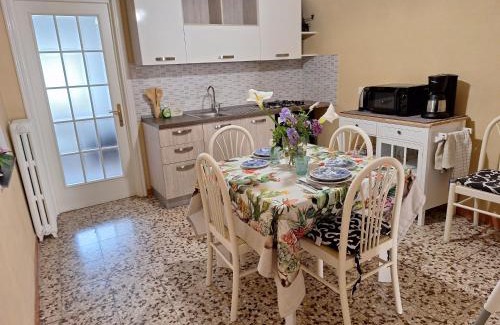 Cisano sul Neva Apartment | Casa Iris