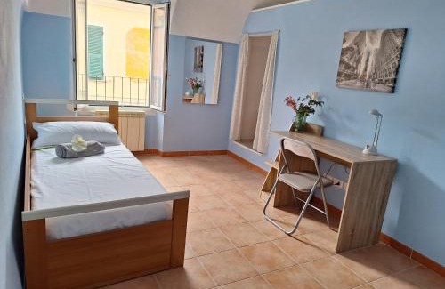 Cisano sul Neva Apartment | Casa Iris