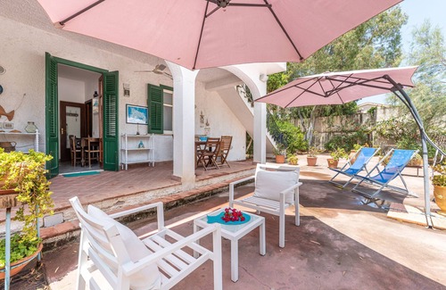 Isola delle Femmine Apartment | Casa Isotta con Giardino by Wonderful Italy