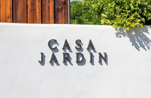 Laguna Apartment | Casa Jardin Unit 5-Boutique Suite in Downtown Santa Barbara
