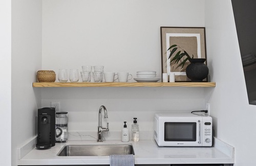 Laguna Apartment | Casa Jardin Unit 3-Boutique Suite in Downtown Santa Barbara