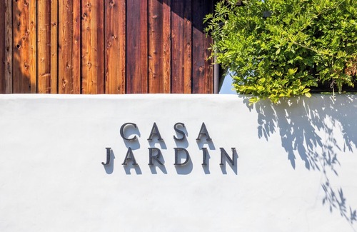 Laguna Apartment | Casa Jardin Unit 3-Boutique Suite in Downtown Santa Barbara