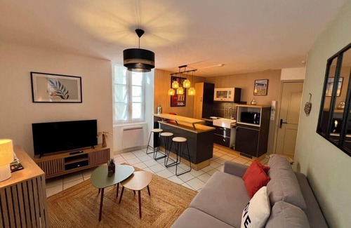 Brive-la-Gaillarde Apartment | Casa Jaubertie #2-T2 Bis chaleureux-Hyper Centre