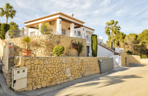 Paichi Villa | Casa Jem - a fabulous, modern, family villa for 8 guests