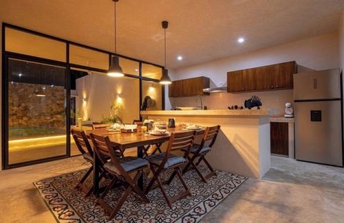 Zona Paseo Montejo House | Casa Kaab Style and Comfort. Paseo de Montejo