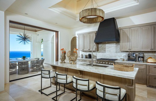 Palmilla Villa | Casa Katrina: Sophisticated Hilltop Retreat, Stunning Ocean Views, Infinity Pool, Palmilla Luxury