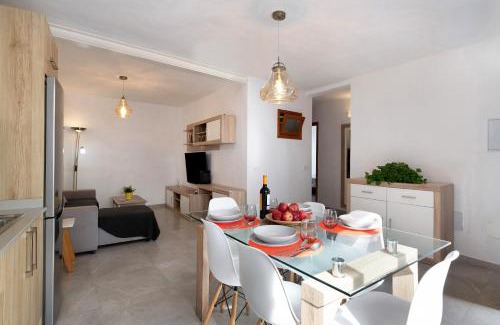 La Santa House | Casa Lía