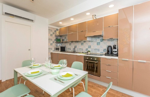 Borgo-Sanzio House | Casa lùminanholiday homenCatania city centrennew