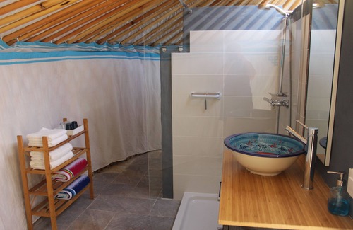 Almedinilla Bed & Breakfast | Casa La Nuez B&B, yurt, spacious bathrooms, free WiFi, terrace, pool, garden