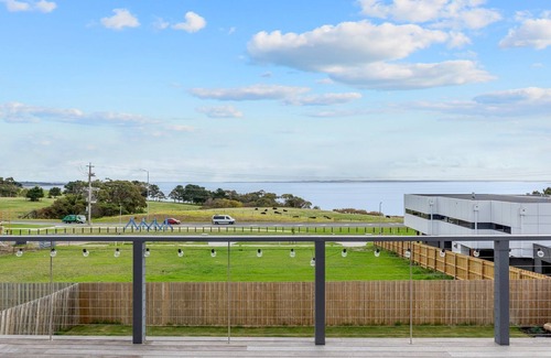 San Remo House | Casa La Pose San Remo gateway to Phillip Island