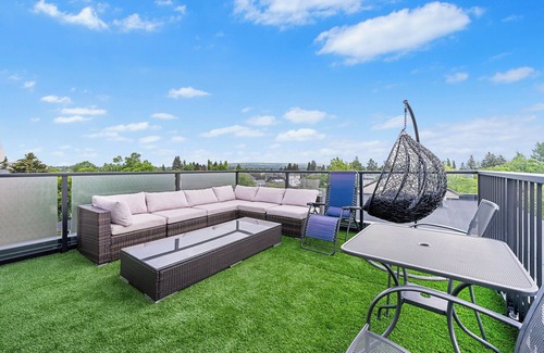 Tuxedo Park House | Casa Ladrillo ! Calgary's Most Vibrant and sought after modern Boutique home.