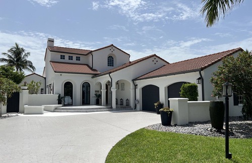 Waters Edge House | Casa Laguna: Where Serenity Meets Elegance. Sun-kissed Beaches Endless Sunsets.