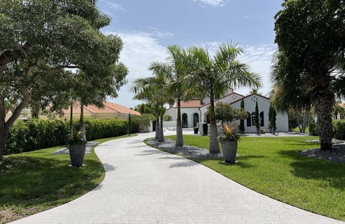 Waters Edge House | Casa Laguna: Where Serenity Meets Elegance. Sun-kissed Beaches Endless Sunsets.