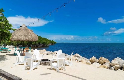 Key Largo House | CASA LARGO Key Largo Vacation Rental! Free Golf Cart, Kayaks, Pool,Beach,2 Kings