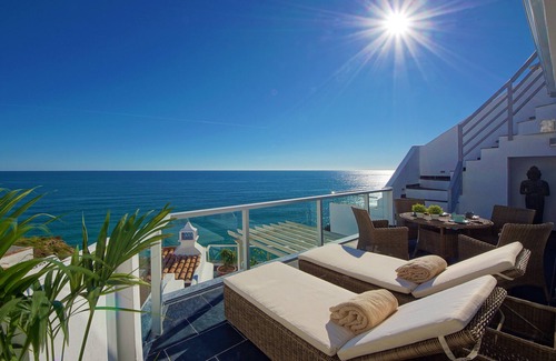 Peneco Beach House | Casa Latino - Luxury & Charming Villa Oceanfront