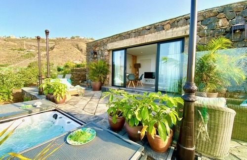 La Orotava House | CASA LAVA Bright house with magnificent sea views.