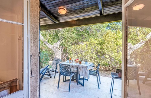 Santa Giulia House | Casa Lavezzi by Interhome