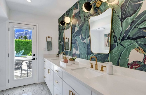 Indian Canyon House | Casa Lazo Summary: We