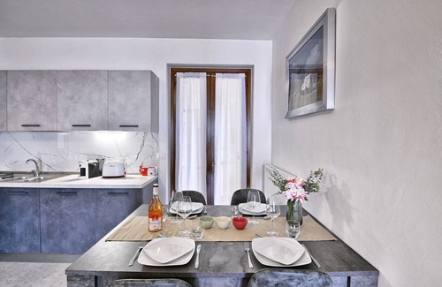 Gardola Apartment | Casa Ledio by Theater Home - with marvellous lake view