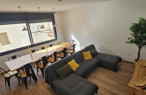 Camarles House | Casa Les Carolines - Six Bedroom House, Sleeps 13