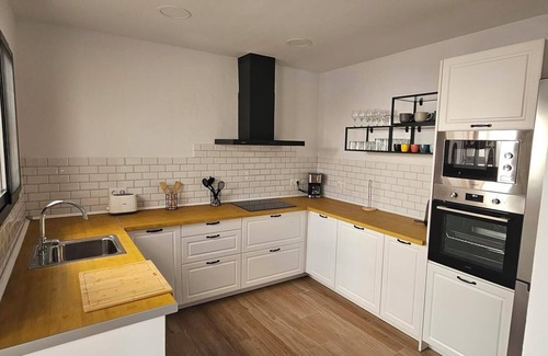 Camarles House | Casa Les Carolines - Six Bedroom House, Sleeps 13