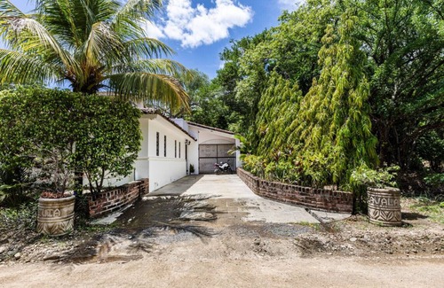 Playa Colorado House | Casa Lia Rose - Steps from the Beach!