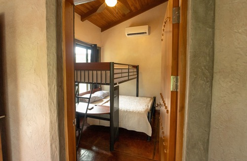 Avellanas Beach Apartment | Casa Libelula , Playa Avellanas