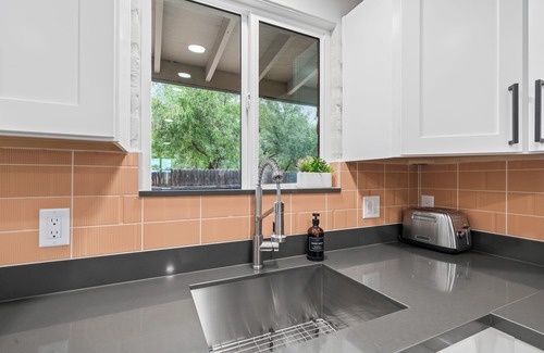 Campus Farm House | Casa Limbo: 2BD/1BA Cozy Desert Retreat, UofA Campus Farm/St. Phillip's Plaza