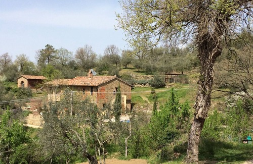 Panicale Apartment | CASA LORENZO ~ LIMONE. Stunning, peaceful family farmhouse apt with pool & views