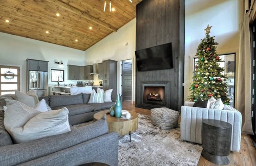 Mineral Bluff Cabin | Casa Lotta | Free Night Offer!