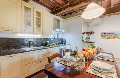 Capannori Apartment | Casa Lucchese, a farmhouse apartment with pool on the hills of Lucca