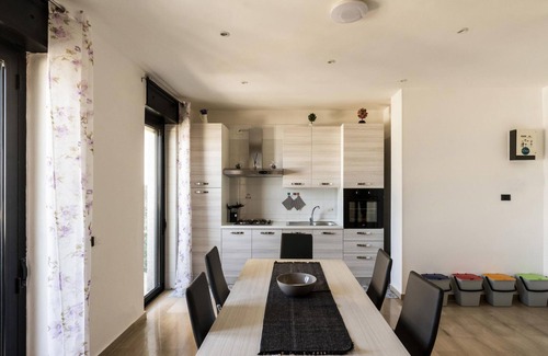 Municipio 3 Apartment | Casa Lungomare IX Maggio by Wonderful Italy