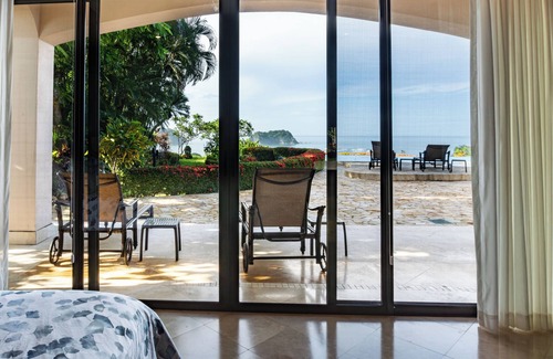 Samara House | Casa Macaw, Ocean View Villa with Infinity Pool