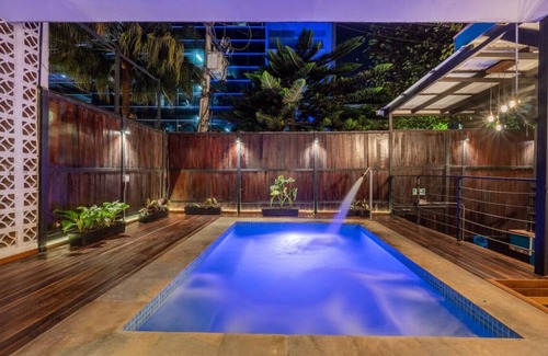 Zona Rosa Villa | Casa Madera · Casa Madera Parque Lleras 7BR with private Jacuzzi